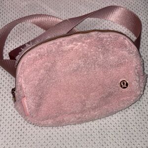 lululemon athletica Blush Fleece Crossbody Bag